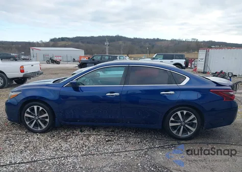 2017 Nissan Altima 2.5 Sr z USA, uszkodzony, nr VIN 1N4AL3AP4HC482142